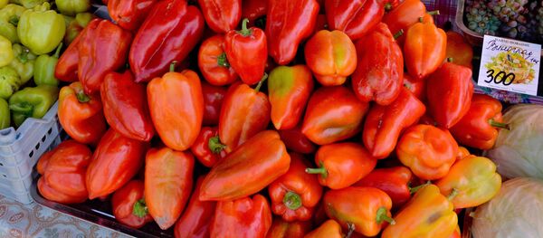 Сладкий перец на рынке Сладкий перец на рынке - Sputnik Узбекистан