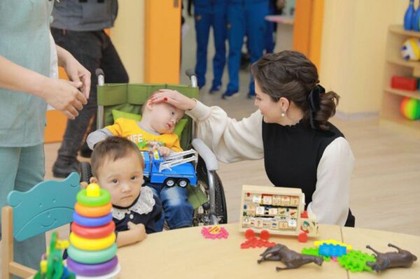 Shahnoza Mirziyoyeva Nukusda bolalar uchun ixtisoslashtirilgan markazni ochdi - Sputnik O‘zbekiston