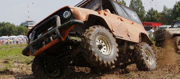 Соревнования и тест-драйв внедорожников Соревнования и тест-драйв внедорожников - Sputnik Узбекистан