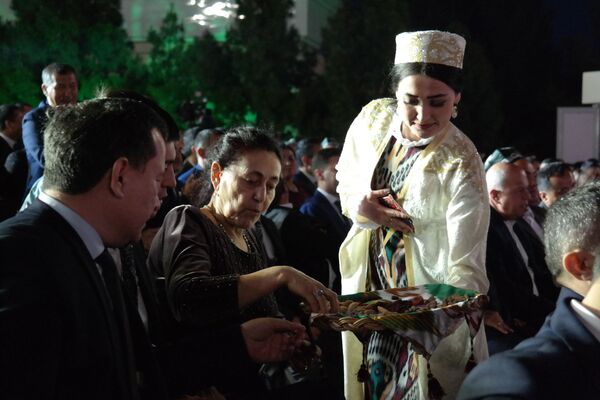 В Термезе прошло открытие первого Международного фестиваля искусства бахши - Sputnik Узбекистан
