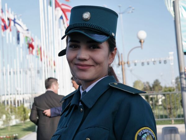 Девушка-полицейский - Sputnik Узбекистан