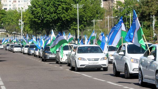 в Ташкенте прошел автомарафон с участием около 100 машин, посвященный 683-летию со дня рождения Амира Темура. - Sputnik Узбекистан
