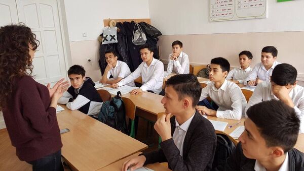 Урок в узбекской школе - Sputnik Узбекистан