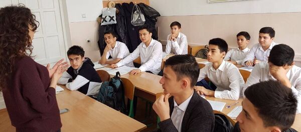 Урок в узбекской школе Урок в узбекской школе - Sputnik Ўзбекистон