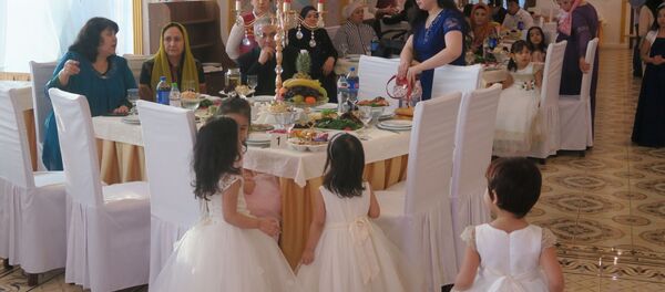 Гости на узбекской свадьбе - Sputnik Узбекистан