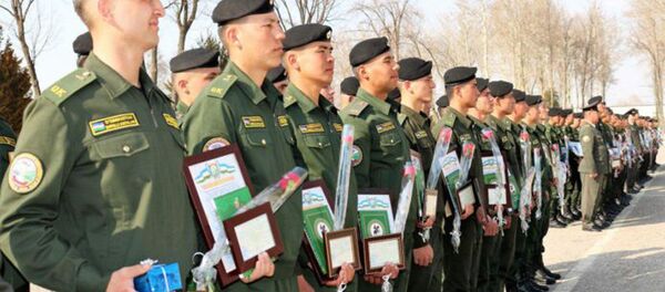 Военнослужащие армии Узбекистана Военнослужащие армии Узбекистана - Sputnik Ўзбекистон