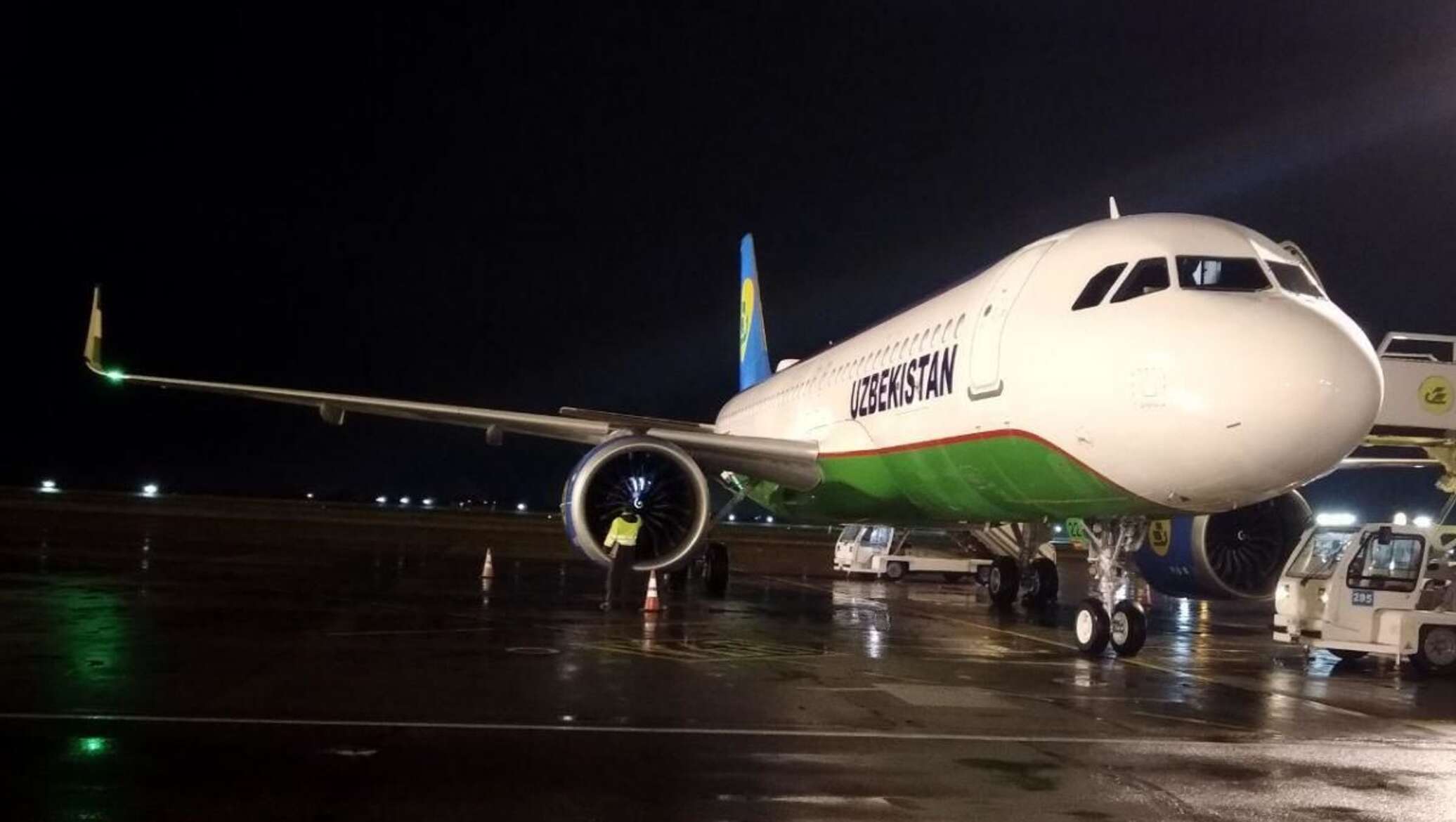 Самолет нижний ташкент. Узбекистан Эйрвейз а320neo. Самолёт Uzbekistan Airways а320 Neo. А320 Нео. A320 Uzbekistan Airways.