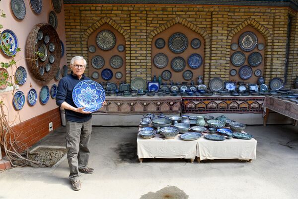 Производство риштанской керамики - Sputnik Узбекистан