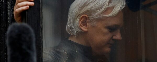 Основатель WikiLeaks Джулиан Ассанж Основатель WikiLeaks Джулиан Ассанж - Sputnik Ўзбекистон