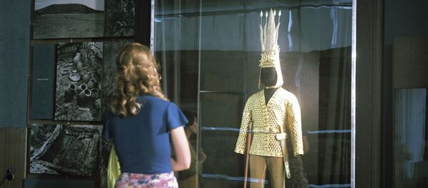 Стенд Золотой человек - Sputnik Узбекистан