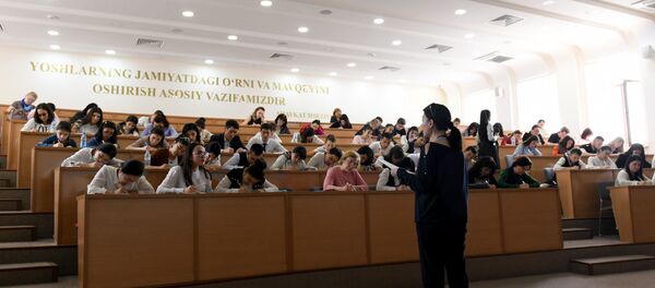 Акция Тотальный диктант прошла в Ташкенте Акция Тотальный диктант прошла в Ташкенте - Sputnik Ўзбекистон