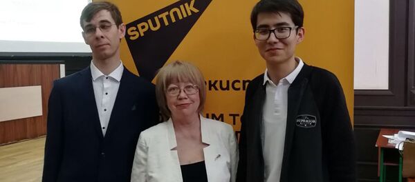 Каракалпакстанцы впервые написали Тотальный диктант Каракалпакстанцы впервые написали Тотальный диктант - Sputnik Ўзбекистон