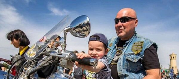 Крутое железо и модные байкеры: в Ташкенте прошел мотослет - Sputnik Узбекистан