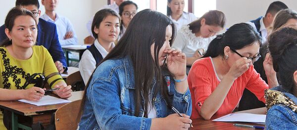 Тотальный диктант в Нукусе Тотальный диктант в Нукусе - Sputnik Узбекистан