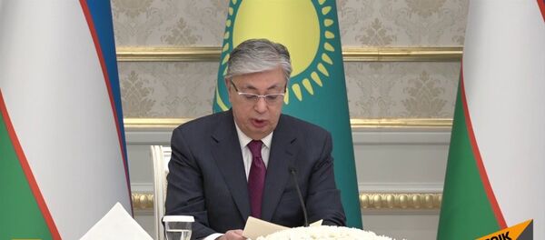 Что Касым-Жомарт Токаев пообещал Мирзиёеву во время визита в Ташкент – видео Что Касым-Жомарт Токаев пообещал Мирзиёеву во время визита в Ташкент – видео - Sputnik Ўзбекистон