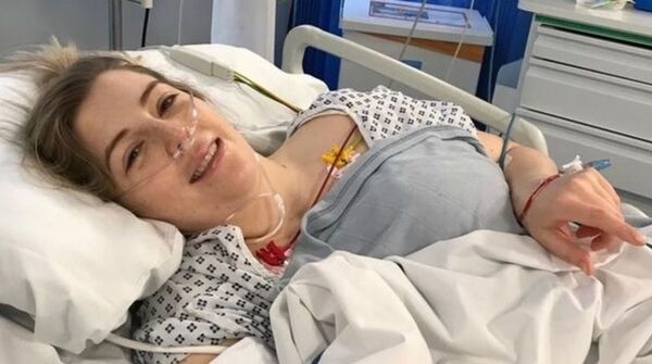 Британка потянулась в кровати и заработала инсульт – непридуманная история - Sputnik Узбекистан