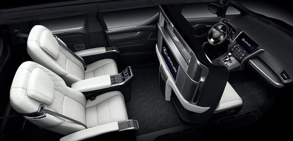 Leksus o‘zining birinchi minivenini taqdim etdi Leksus o‘zining birinchi minivenini taqdim etdi - Sputnik O‘zbekiston