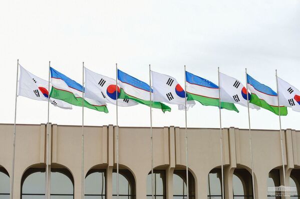 Президент Республики Корея Мун Чжэ Ин 18 апреля прибыл в Узбекистан с государственным визитом - Sputnik Узбекистан