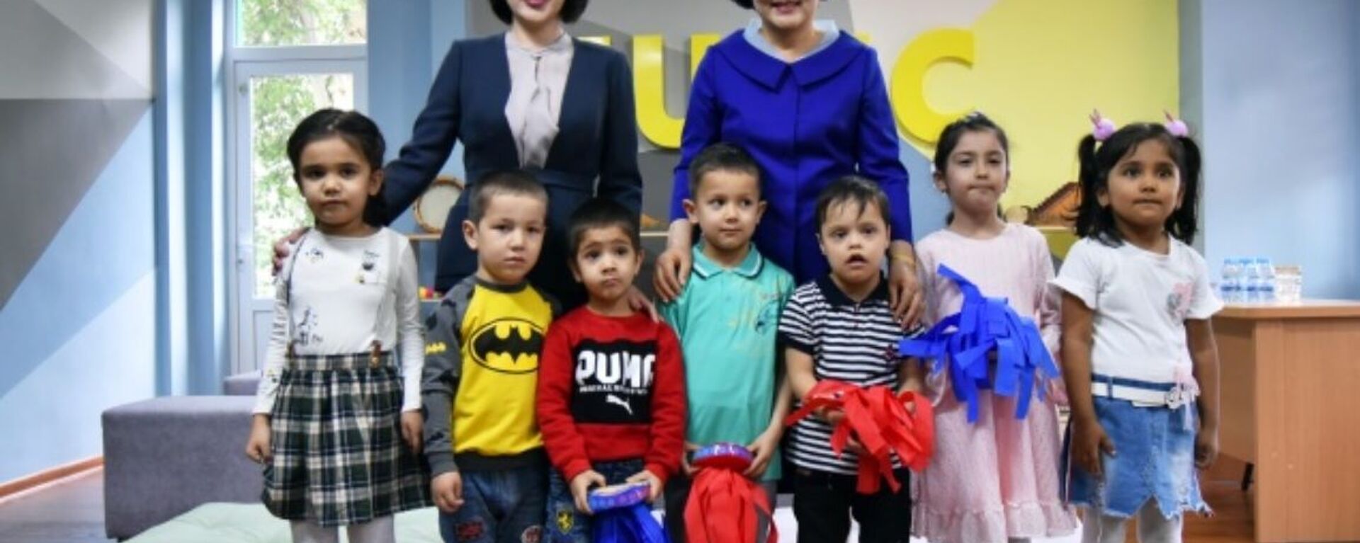 Первые леди Узбекистана и Кореи в окружении детей - Sputnik Узбекистан, 1920, 20.04.2019