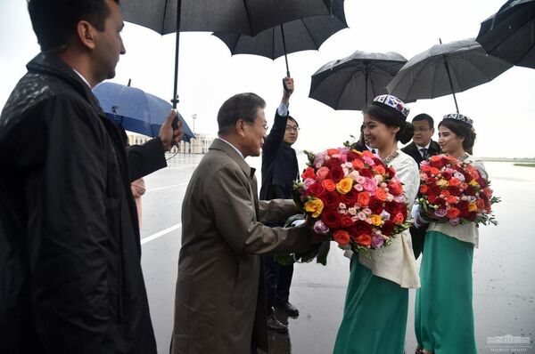 Миллиардные соглашения, концерт и экскурсия – как прошел визит главы Кореи - Sputnik Узбекистан