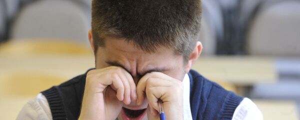 Человек хочет спать, архивное фото - Sputnik Узбекистан