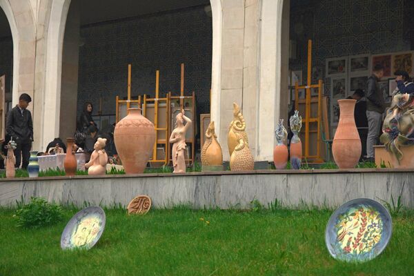 В Узбекистане открылся традиционный фестиваль искусств В Узбекистане открылся традиционный фестиваль искусств - Sputnik Узбекистан