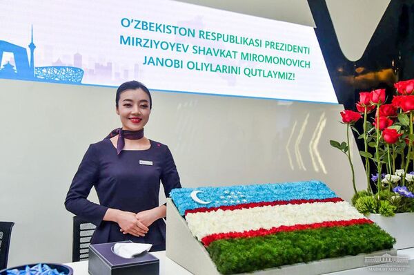 Шавкат Мирзиёев поручил ускорить внедрение 5G в Узбекистане Шавкат Мирзиёев поручил ускорить внедрение 5G в Узбекистане - Sputnik Узбекистан