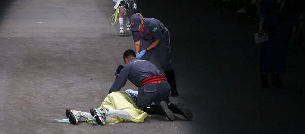 Юноша-модель погиб на подиуме - Sputnik Узбекистан