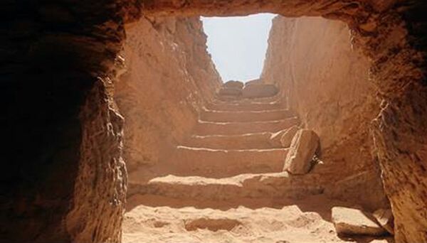 Таинственные находки в Египте: нетронутая гробница и 30 древних мумий - Sputnik Узбекистан