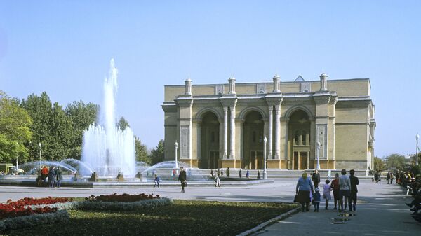 Здание Государственного Академического Большого театра имени Алишера Навои. - Sputnik Узбекистан