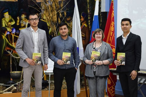 Эссе школьников из Узбекистана вошли в сборник о Великой Отечественной войне - Sputnik Узбекистан