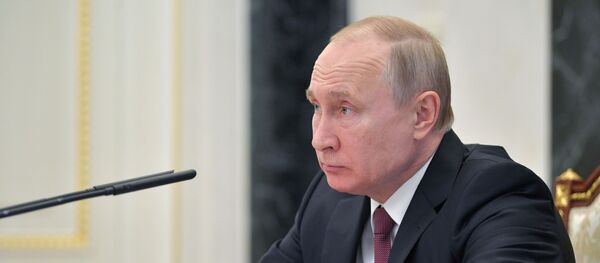 Президент РФ В. Путин провел совещание с членами правительства РФ Президент РФ В. Путин провел совещание с членами правительства РФ - Sputnik Ўзбекистон