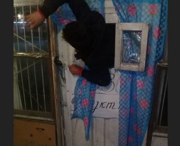 Вор-неудачник застрял в окне во время ограбления - фото - Sputnik Узбекистан