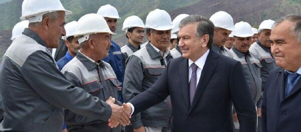 Шавкат Мирзиёев ознакомился с ходом модернизации Тупалангской гидроэлектростанции Шавкат Мирзиёев ознакомился с ходом модернизации Тупалангской гидроэлектростанции - Sputnik Ўзбекистон