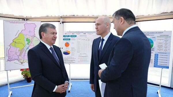 Президент посетил газохимический комплекс в Байсуне за $5,27 миллиарда - Sputnik Узбекистан