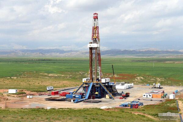 Президент посетил газохимический комплекс в Байсуне за $5,27 миллиарда - Sputnik Узбекистан