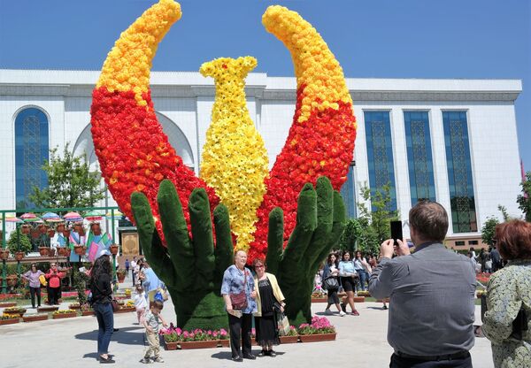 В столице Узбекистана стартовало яркое событие в сфере ландшафтной культуры - Первый международный фестиваль ландшафтного искусства - Sputnik Узбекистан