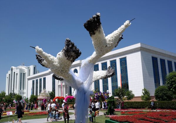 В столице Узбекистана стартовало яркое событие в сфере ландшафтной культуры - Первый международный фестиваль ландшафтного искусства - Sputnik Узбекистан