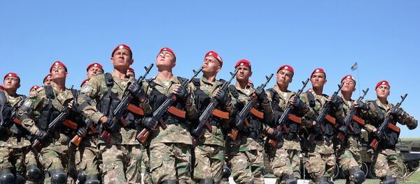 9 май – Хотира ва Қадрлаш кунига бағишлаб мамлакатимизда анъанага айланиб бораётган иккинчи танк биатлони мусобақасининг тантанали очилиш маросими бўлиб ўтди. 9 май – Хотира ва Қадрлаш кунига бағишлаб мамлакатимизда анъанага айланиб бораётган иккинчи танк биатлони мусобақасининг тантанали очилиш маросими бўлиб ўтди. - Sputnik Ўзбекистон