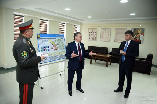 Мирзиёев поручил повысить статус лицеев Темурбеклар мактаби - Sputnik Узбекистан