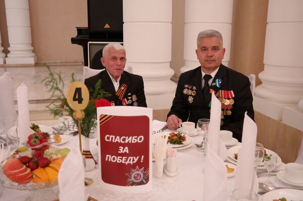 Огромный рахмат: ветераны Узбекистана благодарят Мирзиёева за заботу - Sputnik Узбекистан