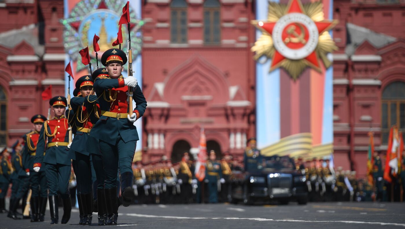 Красная площадь в китае. Шествие коня на 75 летия день Победы на красной площади.