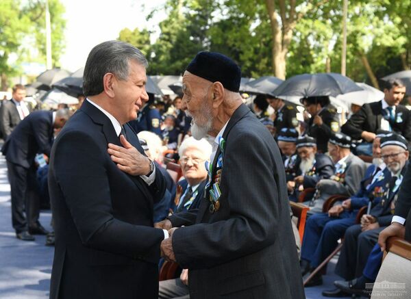 Школа мужества и источник гордости: праздник в ботаническом саду - Sputnik Узбекистан