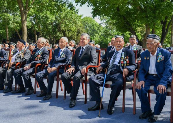 Праздничное мероприятие, посвященное Дню Памяти и Почестей в Ташкентском ботаническом саду - Sputnik Узбекистан