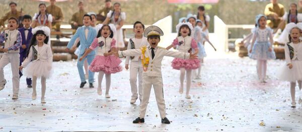 Праздничное мероприятие, посвященное Дню Памяти и Почестей в Ташкентском ботаническом саду - Sputnik Узбекистан