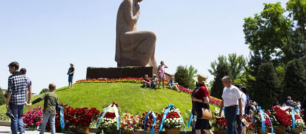 Праздничные мероприятия, посвященные Дню Памяти и Почестей Праздничные мероприятия, посвященные Дню Памяти и Почестей - Sputnik Ўзбекистон