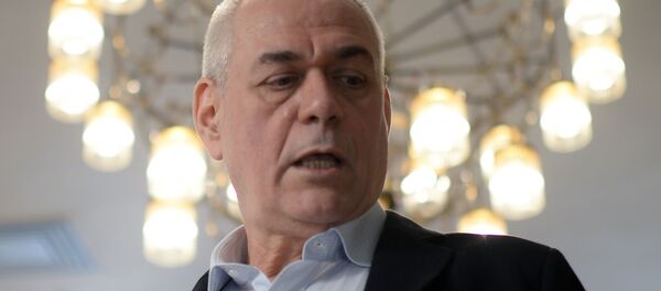 Главный редактор радиостанции Говорит Москва Сергей Доренко перед интервью министра иностранных дел РФ Сергея Лаврова в прямом эфире радиостанциям Спутник, Эхо Москвы и Говорит Москва. Главный редактор радиостанции Говорит Москва Сергей Доренко перед интервью министра иностранных дел РФ Сергея Лаврова в прямом эфире радиостанциям Спутник, Эхо Москвы и Говорит Москва. - Sputnik Узбекистан