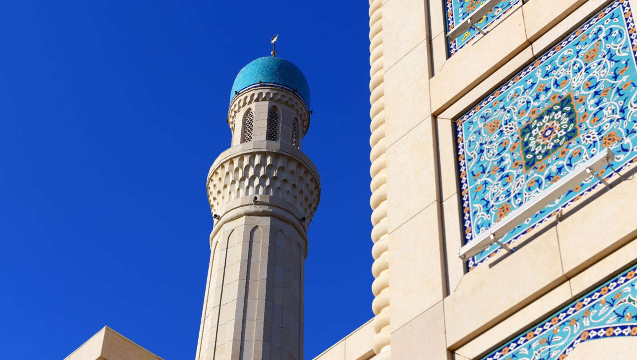 Узбекистан мусульманская. Мечеть Аль-Фатиха Бахрейн. Минарет мечети. Масджид Узбекистан. Ташкент минор масжиди.
