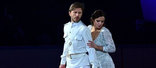 Фигуристы Маргарита Дробязко и Повилас Ванагас на концерте в Humo Arena - Sputnik Узбекистан