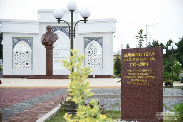 Будущее страны: президент посетил школу в Андижане - фото - Sputnik Узбекистан